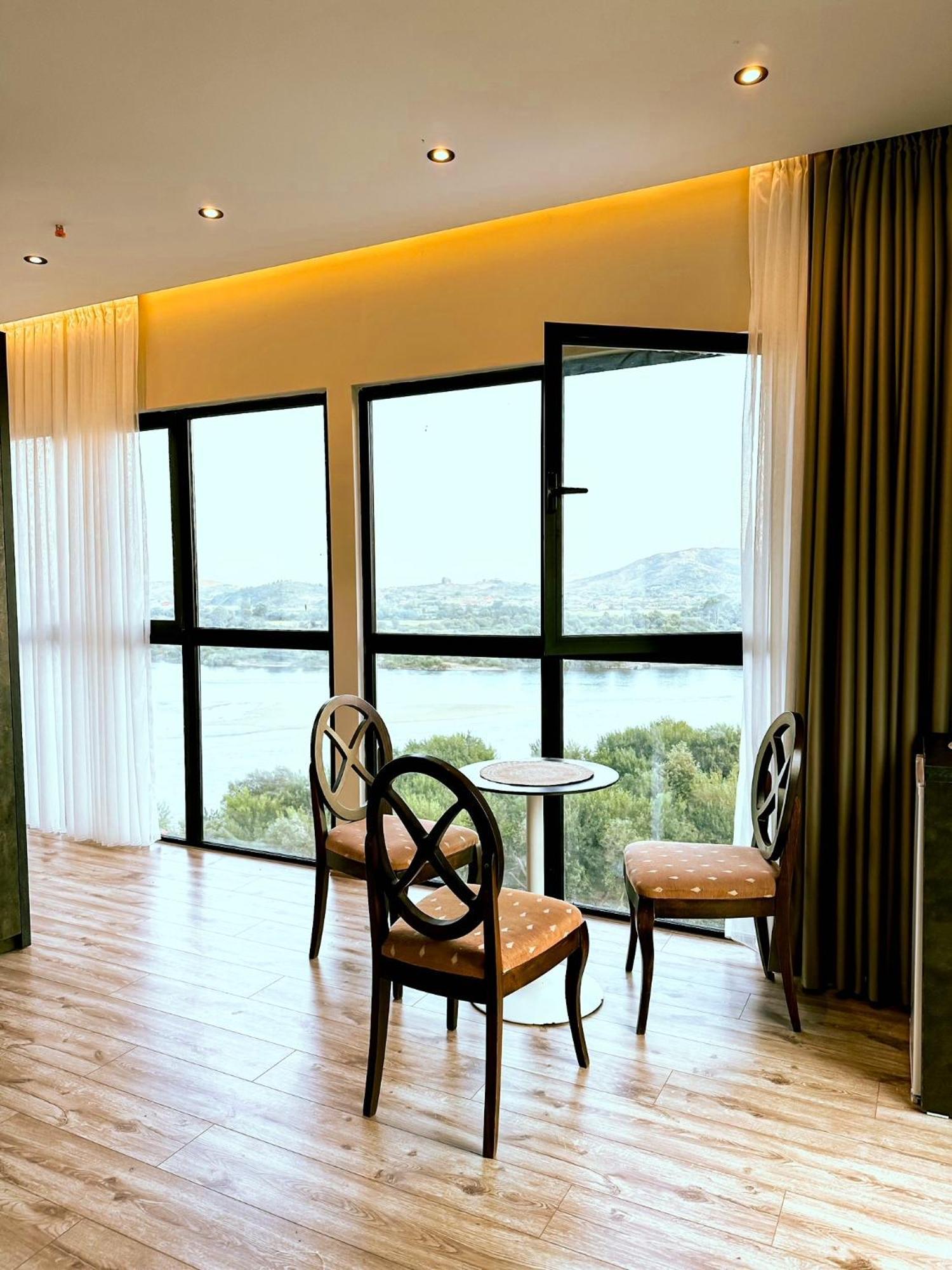 Hotel Iliria Canaj 外观 照片