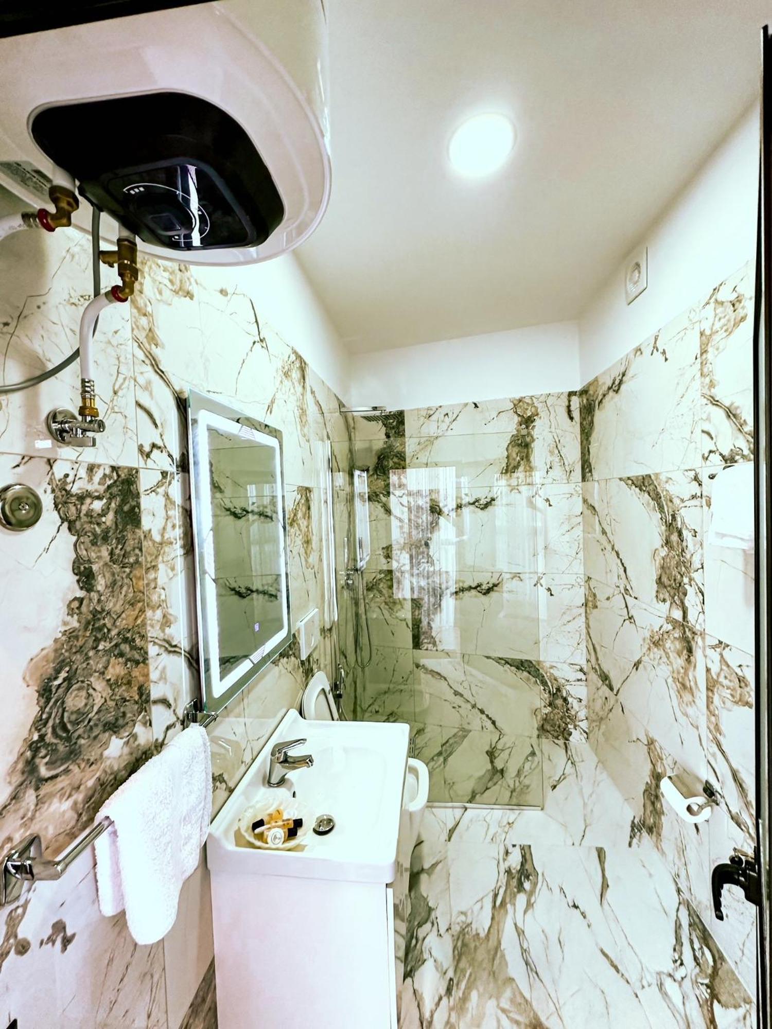 Hotel Iliria Canaj 外观 照片