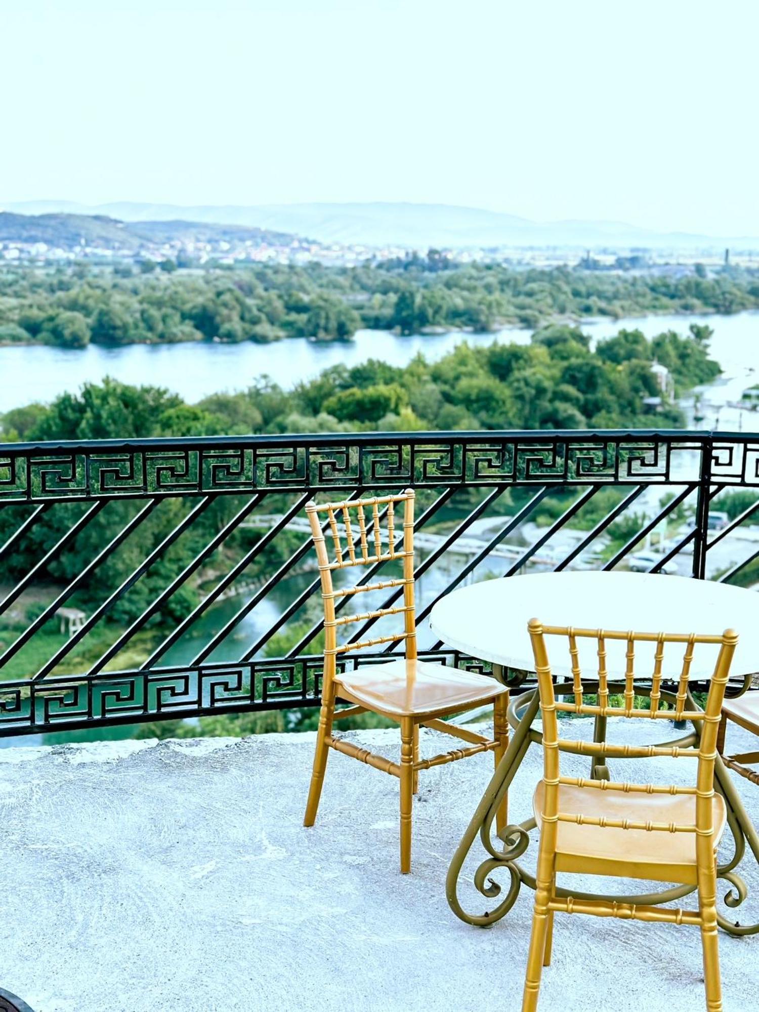 Hotel Iliria Canaj 外观 照片