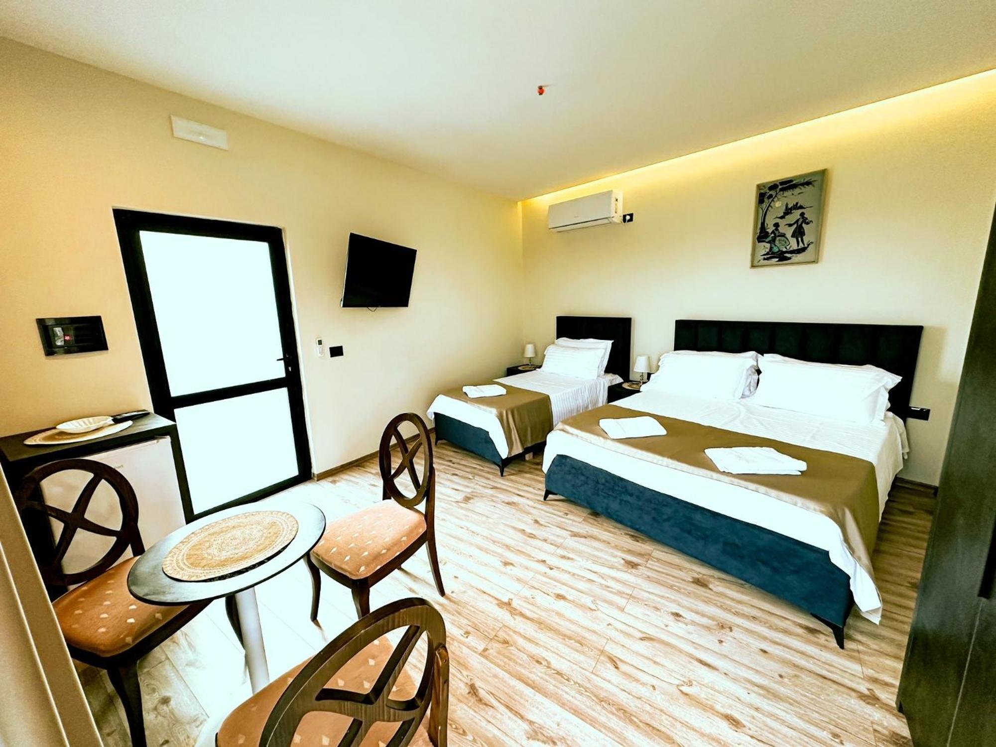 Hotel Iliria Canaj 外观 照片